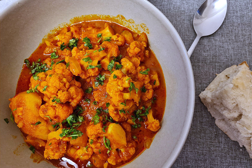 Karfiolos, krumplis curry